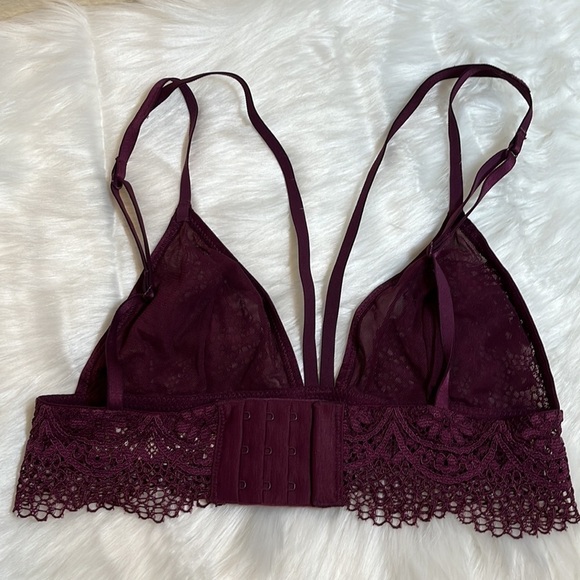 VICTORIA’S Secret Lace Bralette Set - Picture 14 of 16